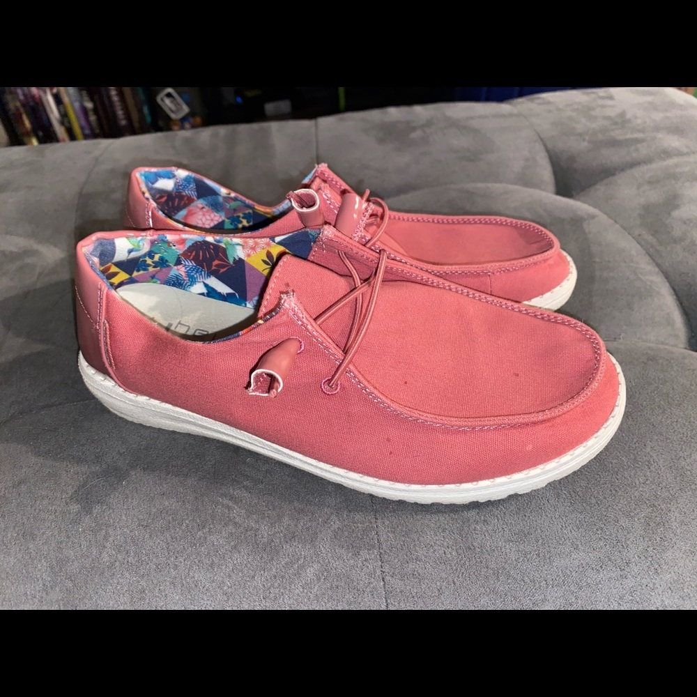 Pink hey dudes